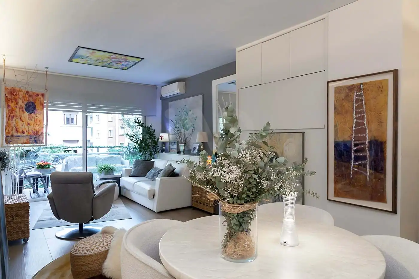 Living room of Study for sale in Barcelona  with Air Conditioner and Heating