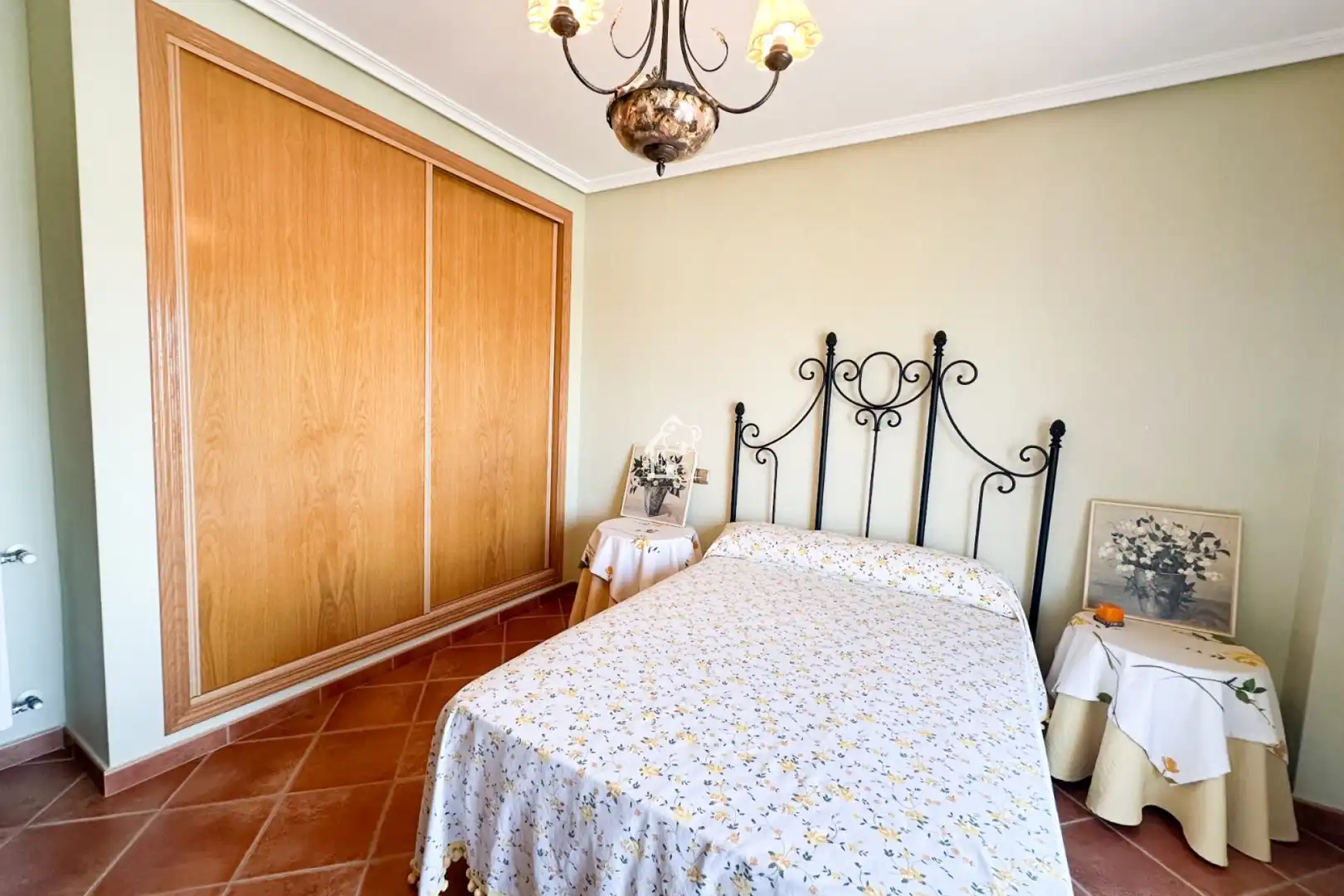 Dormitori de Finca rústica de lloguer en San Miguel de Salinas amb Aire condicionat, Jardí privat i Terrassa