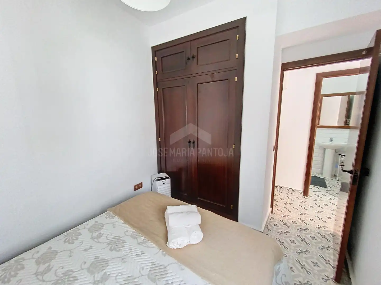 Dormitori de Casa o xalet en venda en Medina Sidonia amb Terrassa, Moblat i Balcó