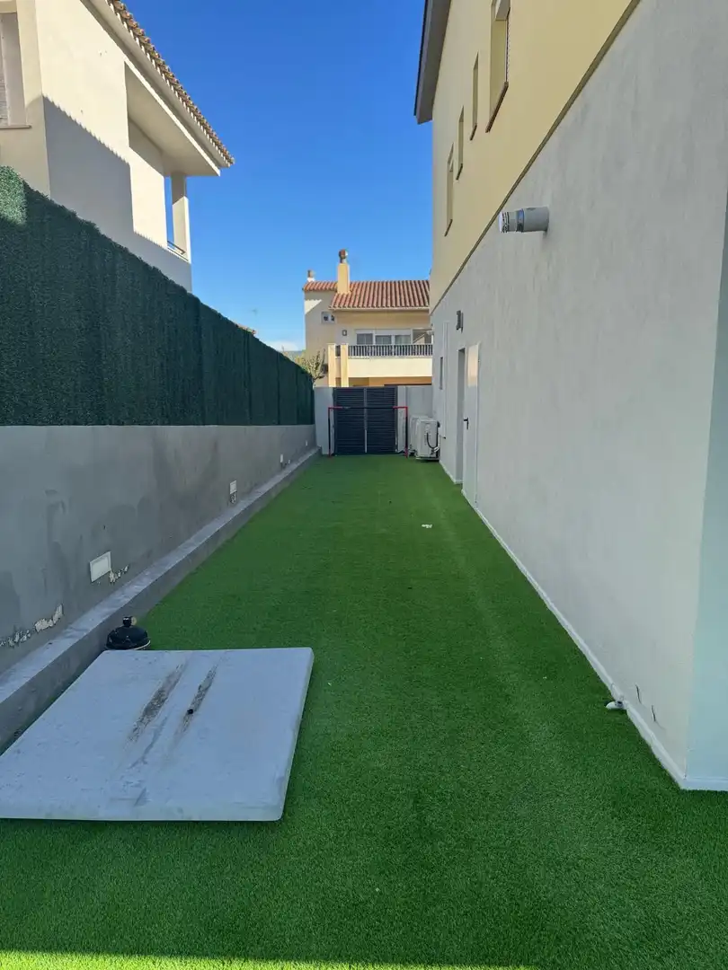 Terrasse von Haus oder Chalet zum Verkauf in Quart mit Klimaanlage, Heizung und Privatgarten