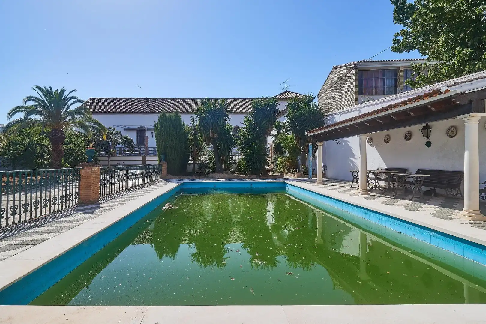 Piscina de Nave industrial en venta en Aguilar de la Frontera