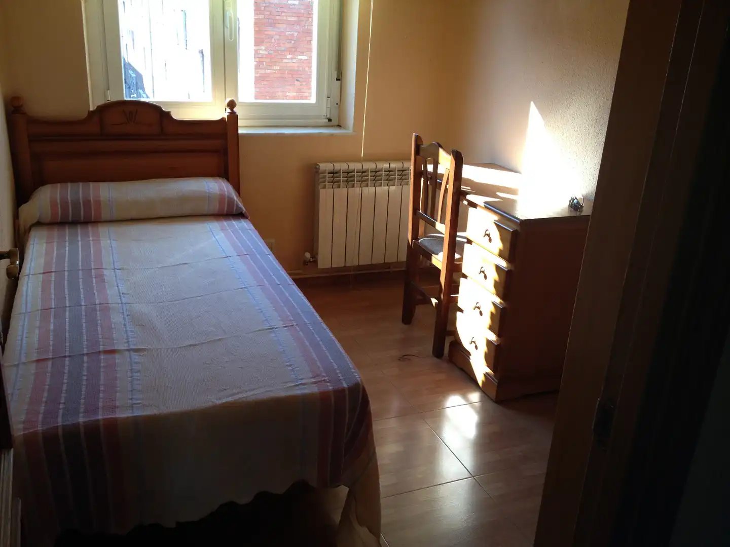 Dormitori de Pis de lloguer en Salamanca amb Calefacció, Parquet i Moblat