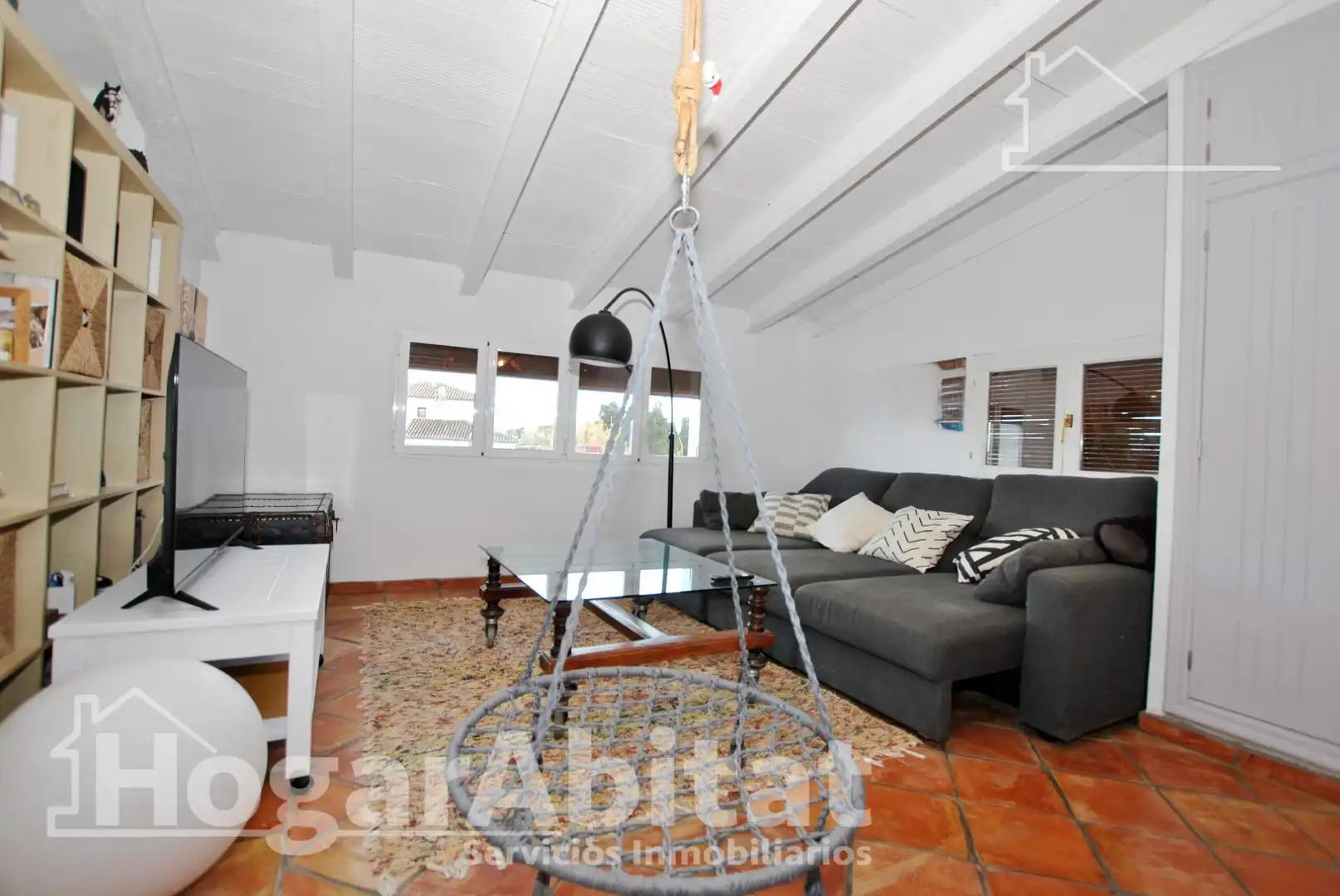 Sala d'estar de Casa o xalet en venda en Oliva amb Aire condicionat, Jardí privat i Terrassa