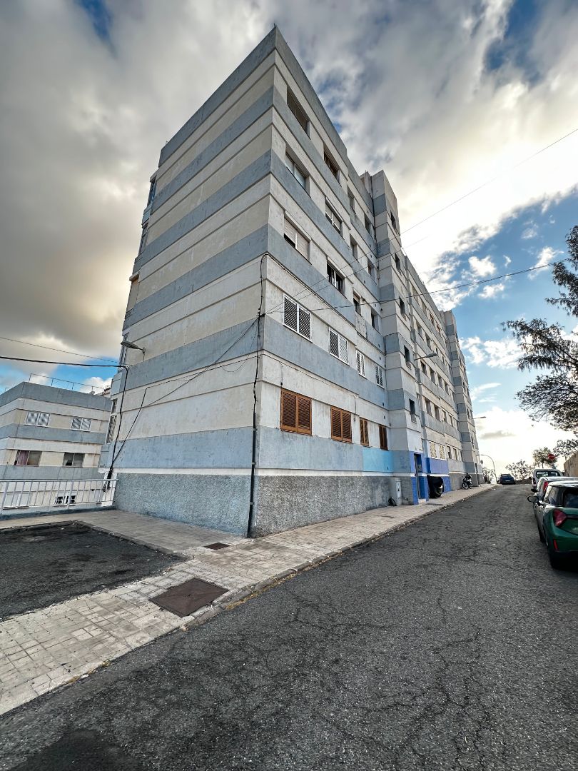 Vista exterior de Piso en venta en Las Palmas de Gran Canaria con Balcón