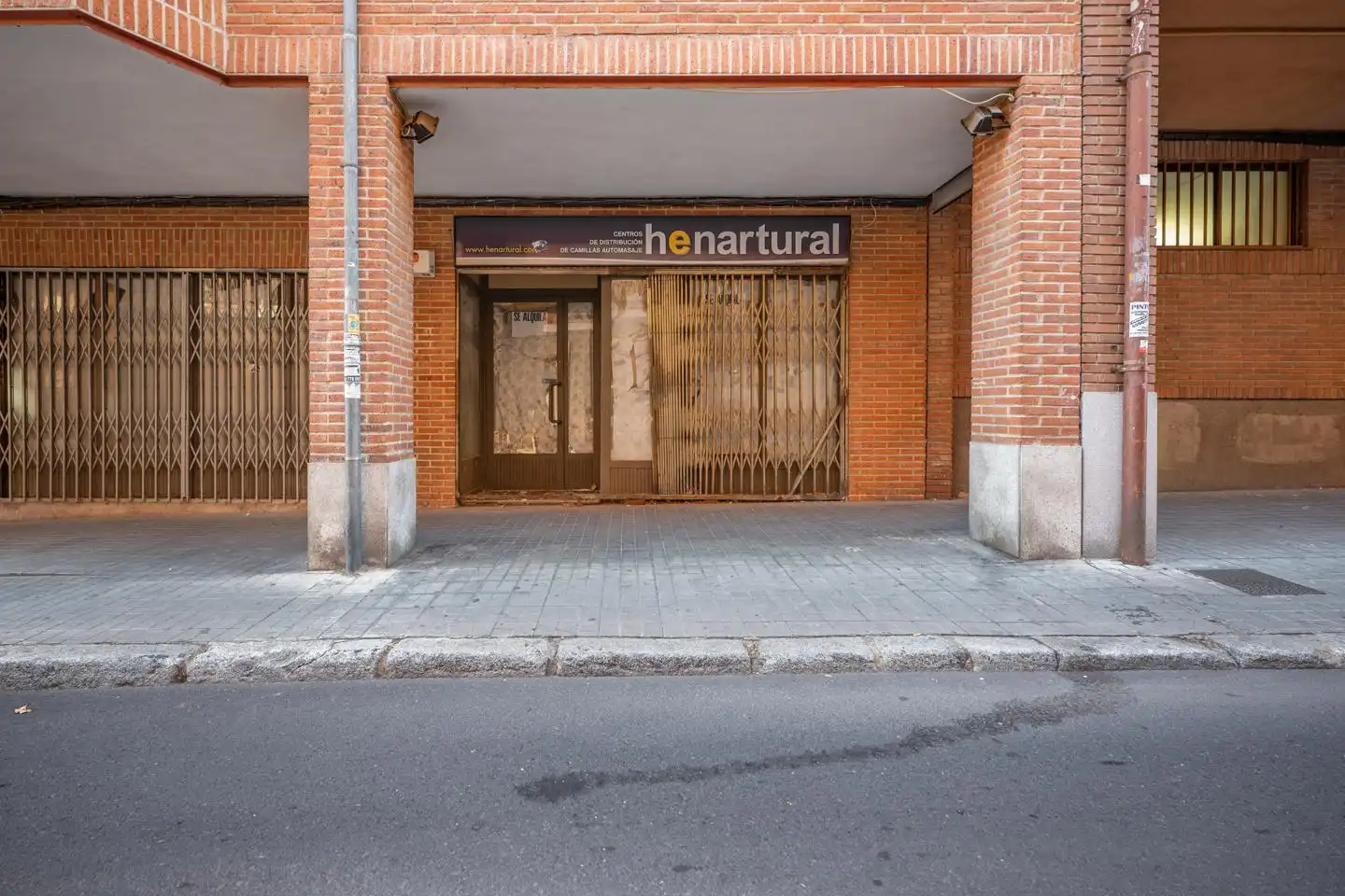 Vista exterior de Local en venta en Ávila