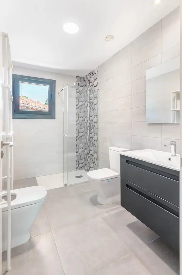 Baño de Casa o chalet en venta en Siero con Aire acondicionado, Calefacción y Jardín privado
