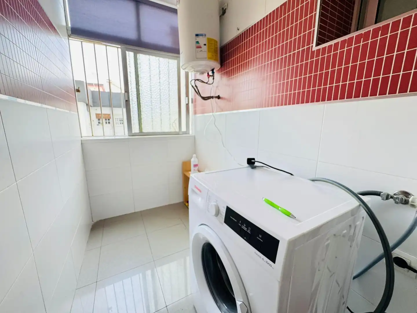 Vista exterior de Piso en venta en Algeciras con Amueblado y Balcón