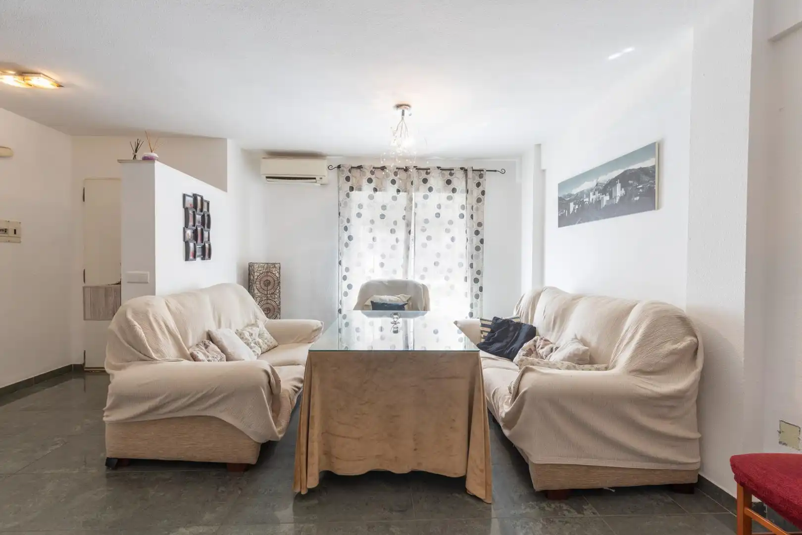 Sala de estar de Casa adosada en venta en Churriana de la Vega con Aire acondicionado, Calefacción y Terraza