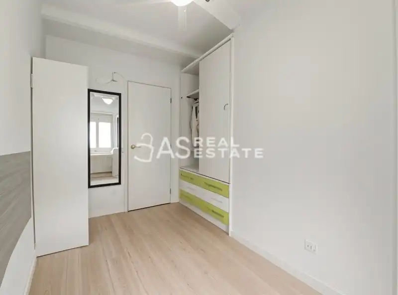 Habitación de Piso en venta en Madrid con Aire acondicionado y Amueblado