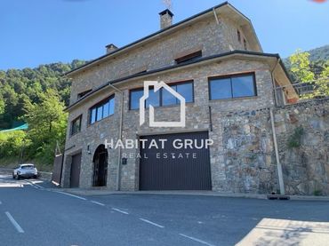 Casa amb jardí en venda a Sant Julià