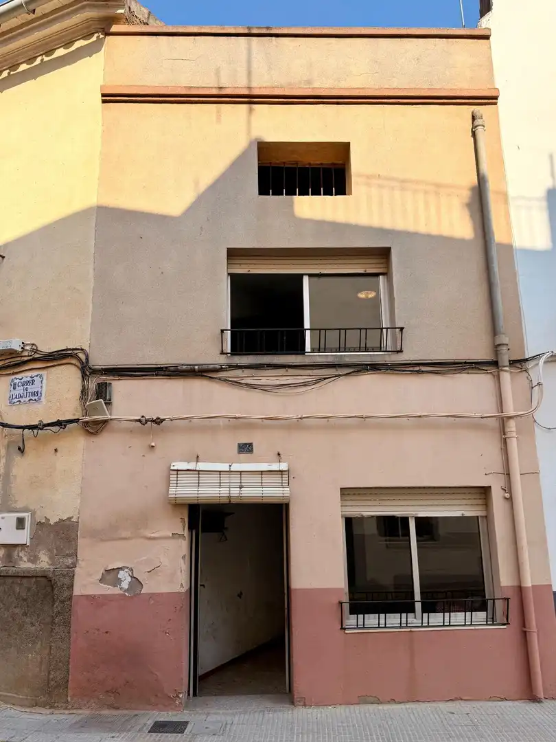 Vista exterior de Casa adosada en venta en Benlloc