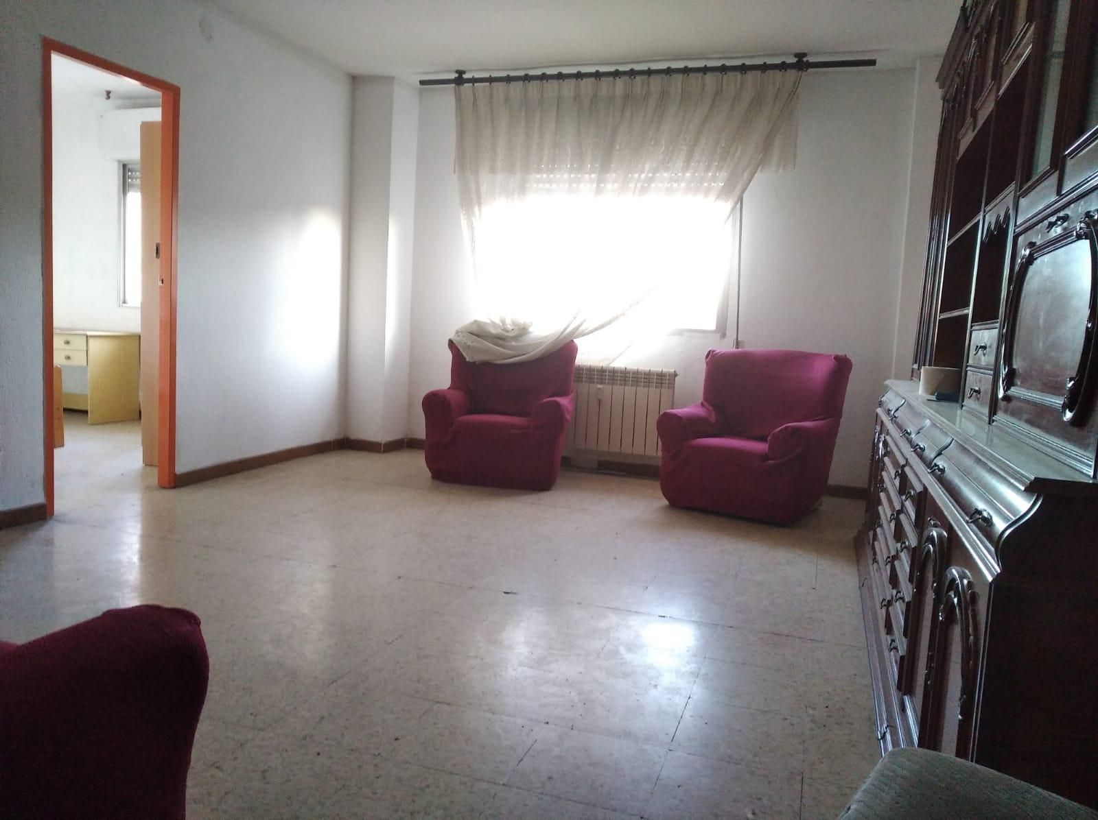 Sala d'estar de Pis en venda en Zamora Capital  amb Calefacció, Terrassa i Balcó