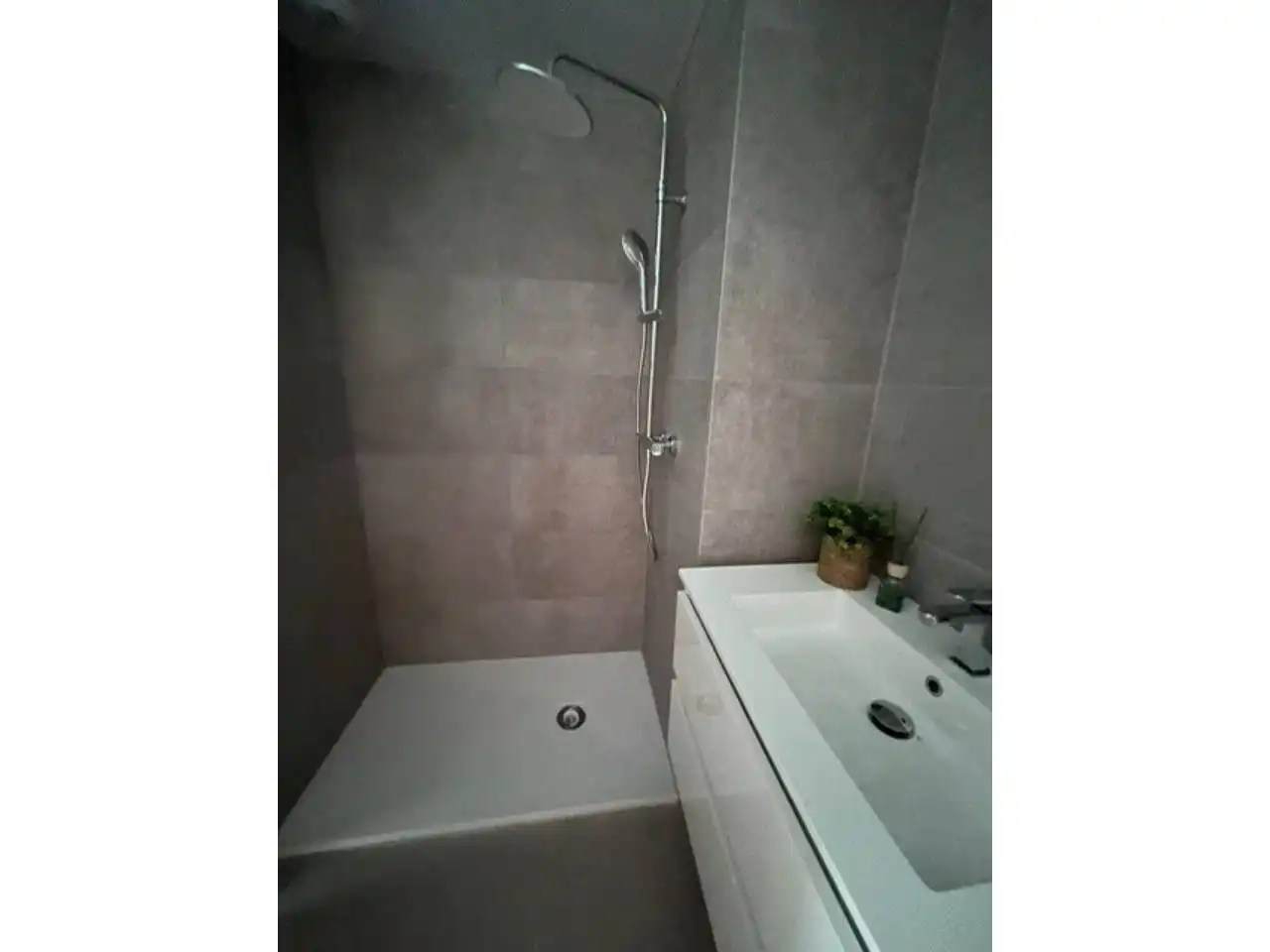 Bany de Pis en venda en Roquetas de Mar amb Aire condicionat, Terrassa i Piscina comunitària