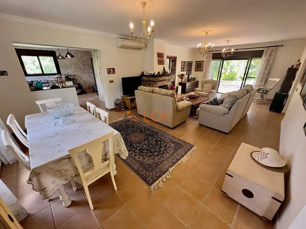 House with pool for sale in Camino de Nicola, imagen 2