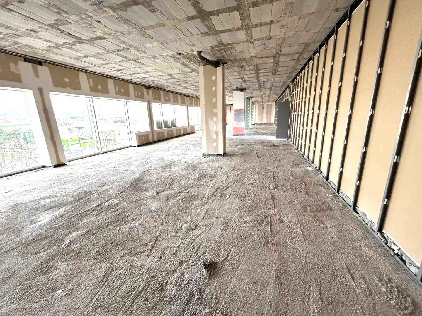 Büro zur Miete in Málaga mit Klimaanlage, Heizung und Terrasse