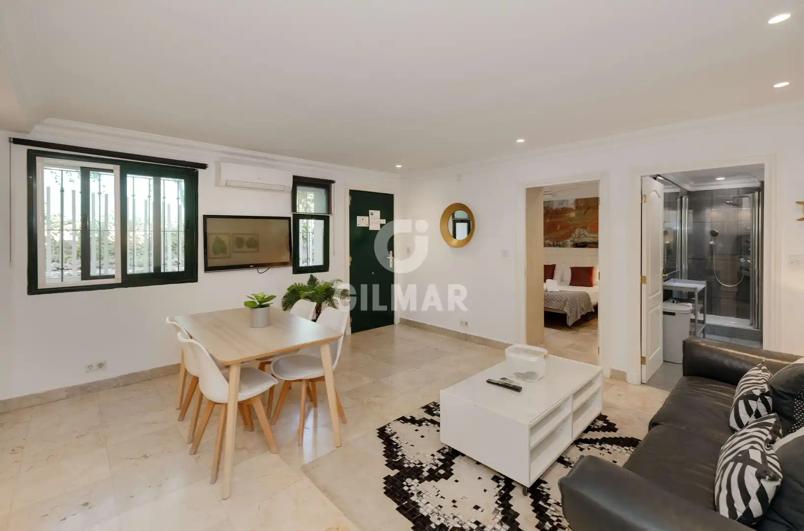 Sala d'estar de Pis en venda en Marbella amb Calefacció, Jardí privat i Piscina