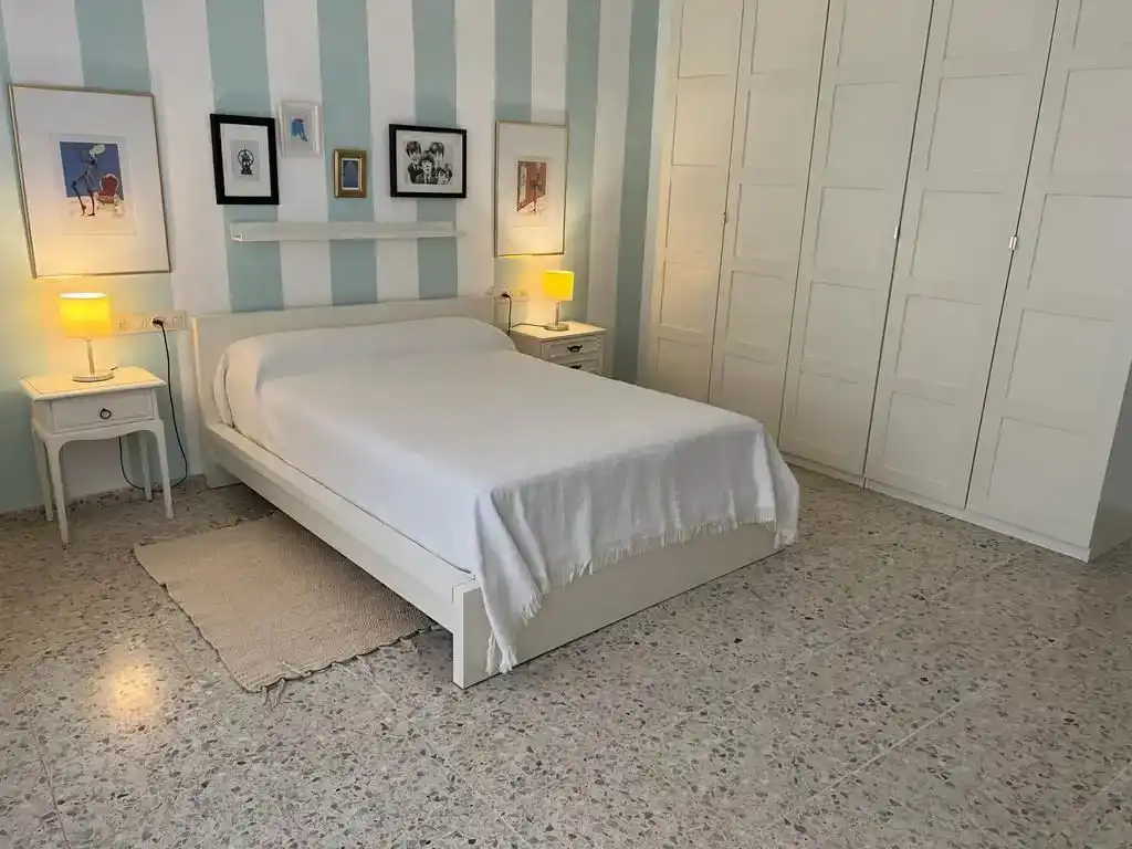 Dormitori de Pis de lloguer en Motril amb Aire condicionat i Balcó