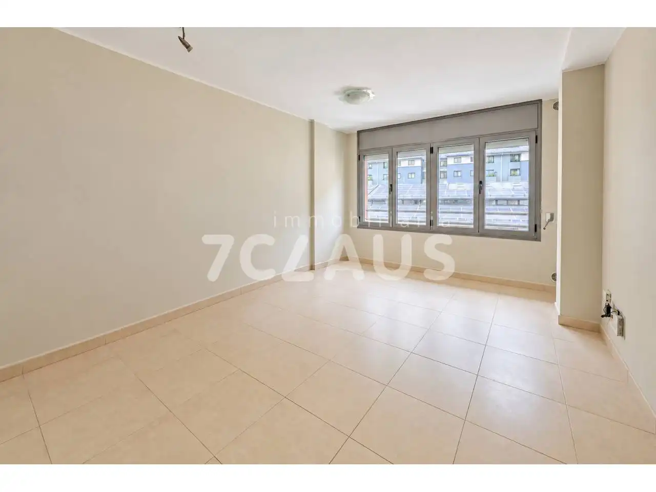 Flat with lift to rent in Calle Carrer Major