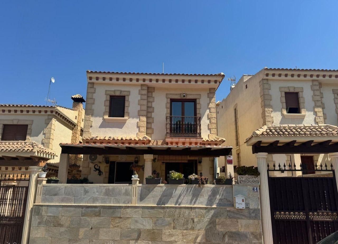 Exterior view of House or chalet for sale in Bigastro  with Air Conditioner, Heating and Private garden
