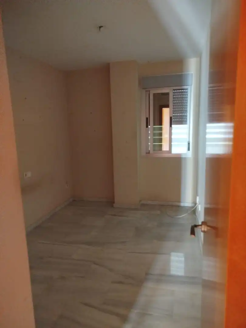 Habitación de Piso en venta en Castellón de la Plana / Castelló de la Plana con Aire acondicionado, Terraza y Trastero