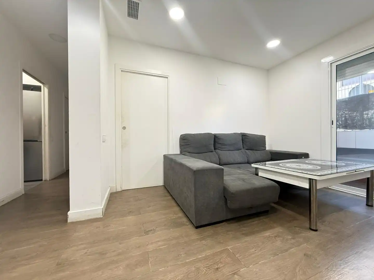 Sala d'estar de Planta baixa en venda en L'Hospitalet de Llobregat amb Terrassa