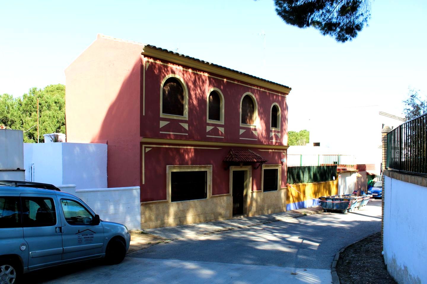 Vista exterior de Casa o xalet en venda en Alcalá de Guadaira amb Jardí privat