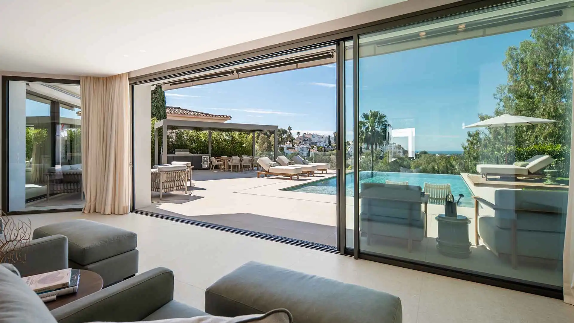 Terrassa de Casa o xalet en venda en Benahavís amb Aire condicionat, Jardí privat i Terrassa