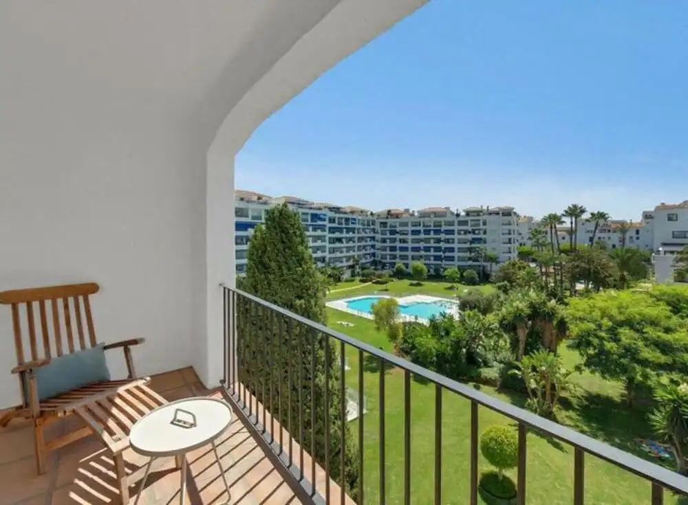 Home with terrace for sale in Nueva Andalucía, imagen 2
