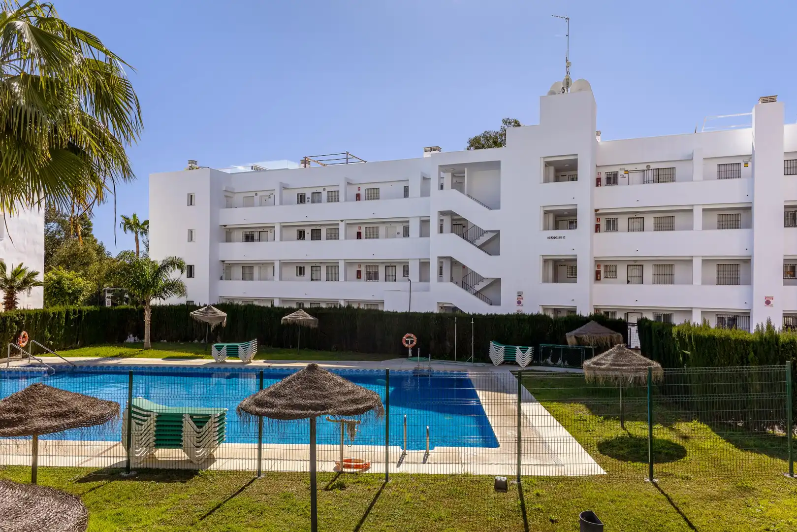 Vista exterior de Ático en venta en Mijas con Calefacción, Jardín privado y Balcón