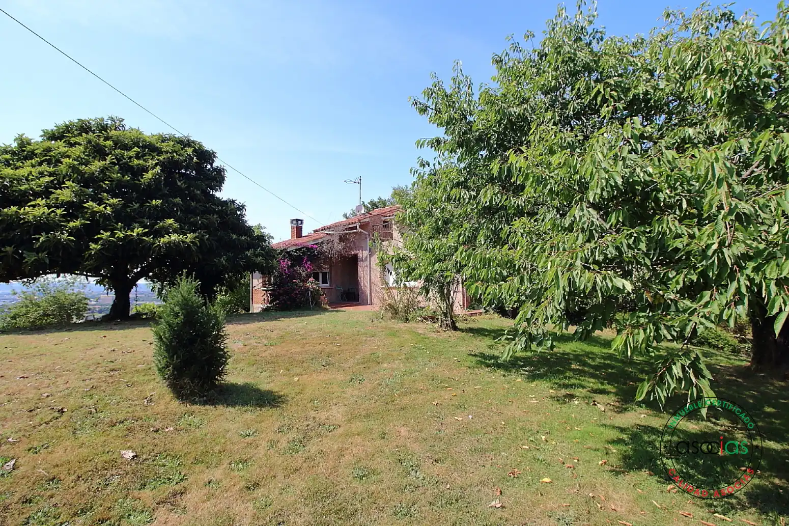 Jardí de Casa o xalet en venda en Gijón  amb Calefacció, Parquet i Moblat