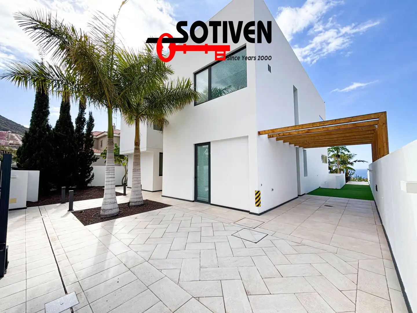 Vista exterior de Casa o chalet en venta en Adeje con Jardín privado, Terraza y Piscina