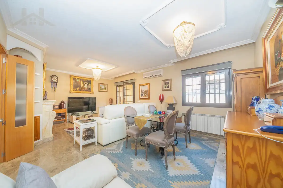 Sala de estar de Casa adosada en venta en Moralzarzal con Aire acondicionado, Calefacción y Trastero