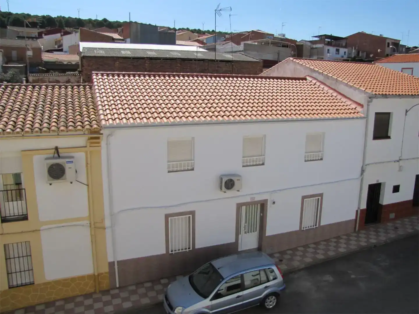 Vista exterior de Planta baixa en venda en Almadén amb Aire condicionat, Jardí privat i Traster