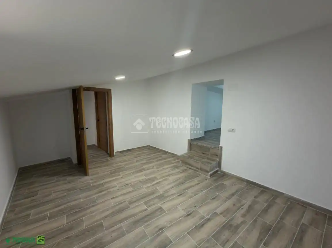 Casa adosada en venta en El Romeral con Terraza