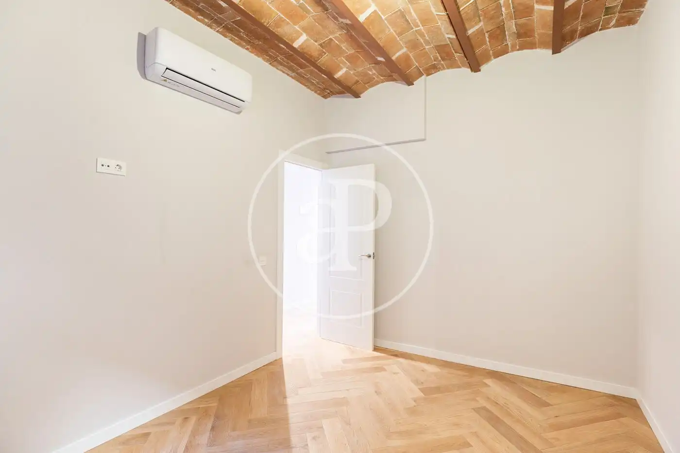 Flat for sale in Barcelona  with Air Conditioner, Heating and Terrace