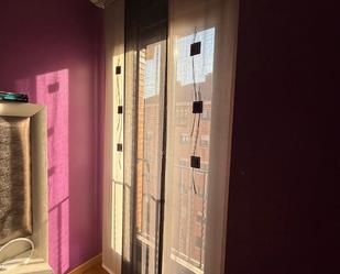 Dormitori de Apartament en venda en Avilés amb Calefacció, Parquet i Moblat