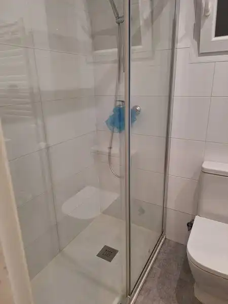 Bany de Pis en venda en Donostia - San Sebastián  amb Calefacció