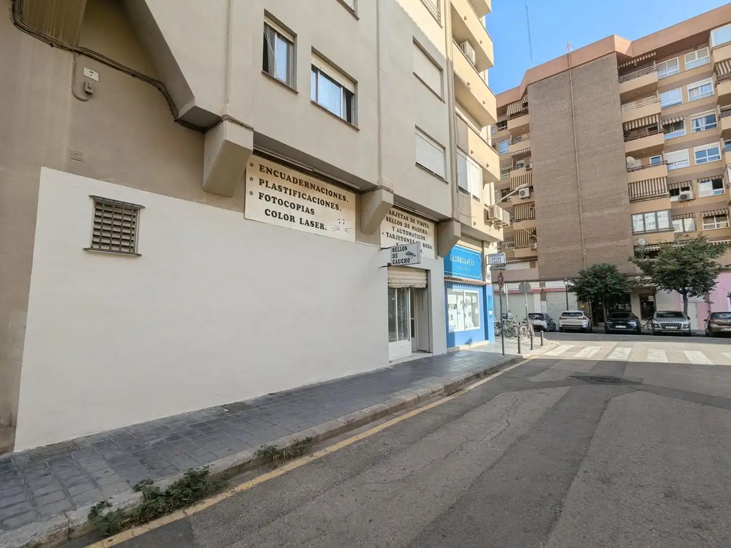 Exterior view of Commercial properties for rent in Valencia  with Air Conditioner