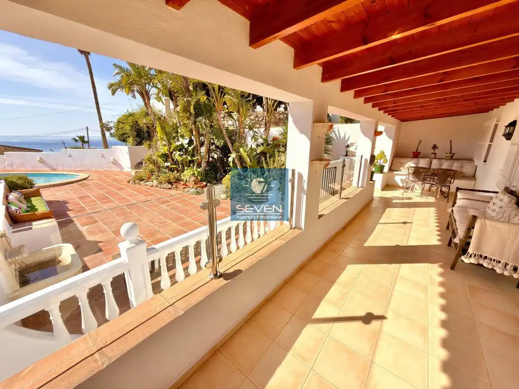 Vista exterior de Casa o chalet en venta en Almuñécar con Aire acondicionado, Calefacción y Jardín privado