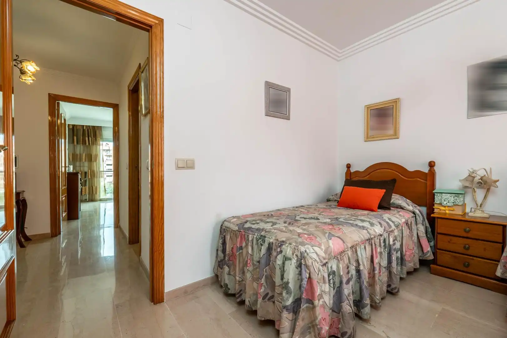 Bedroom of Flat for sale in Granada  with Air Conditioner, Furnished and Balcony