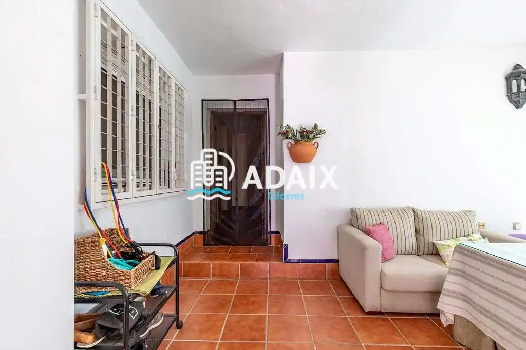 Jardí de Casa o xalet en venda en Cáceres amb Aire condicionat, Calefacció i Terrassa