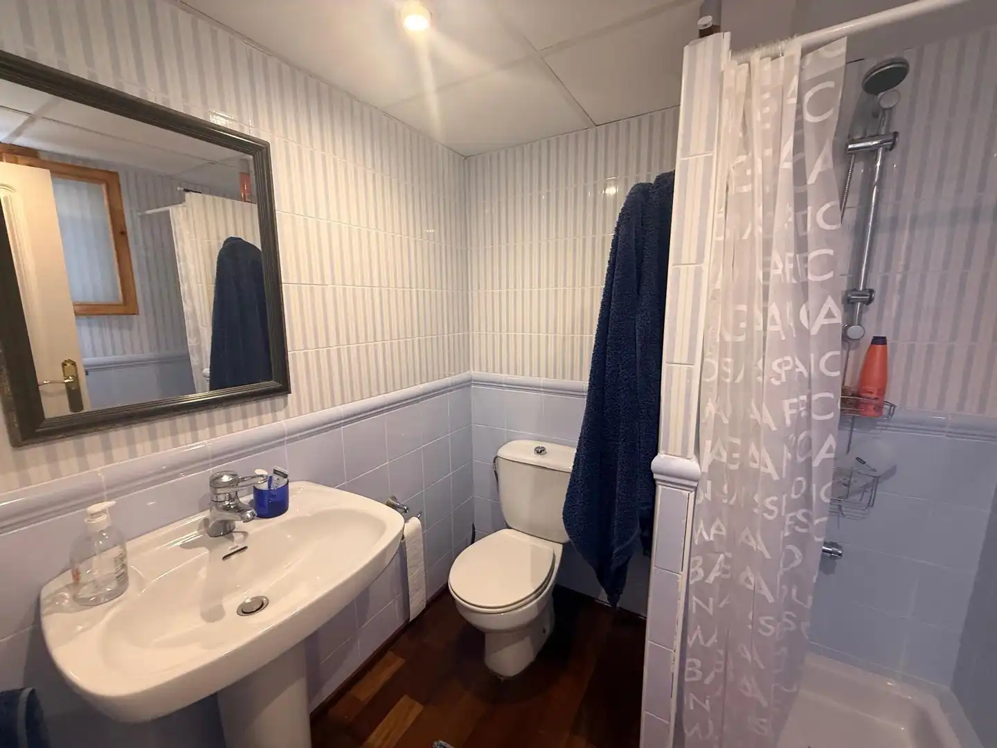 Badezimmer von Wohnung zum Verkauf in Benidorm mit Klimaanlage, Terrasse und Abstellraum