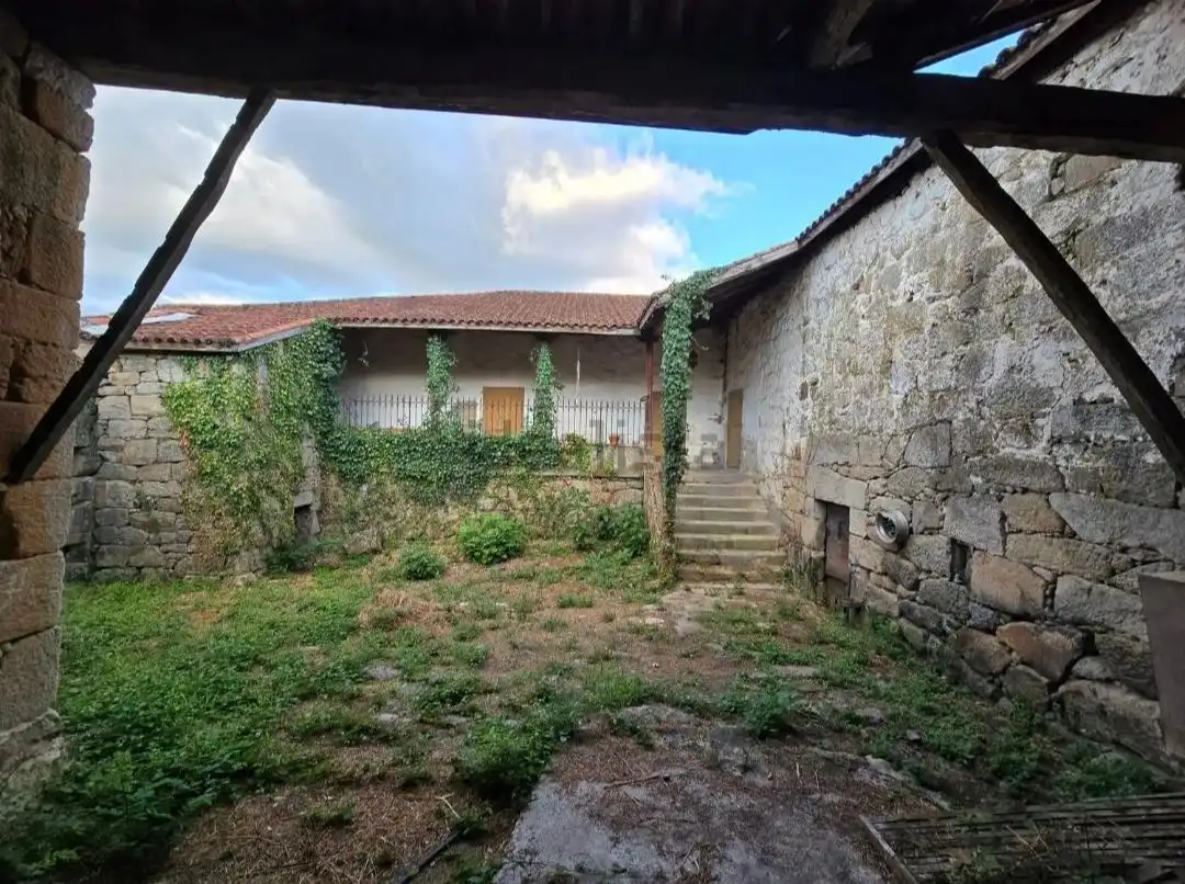 Casa rústica amb jardí en venda a coles, imagen 2