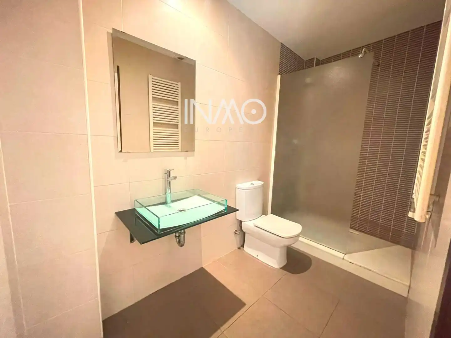 Bathroom of Flat for sale in Rubí  with Air Conditioner, Heating and Terrace