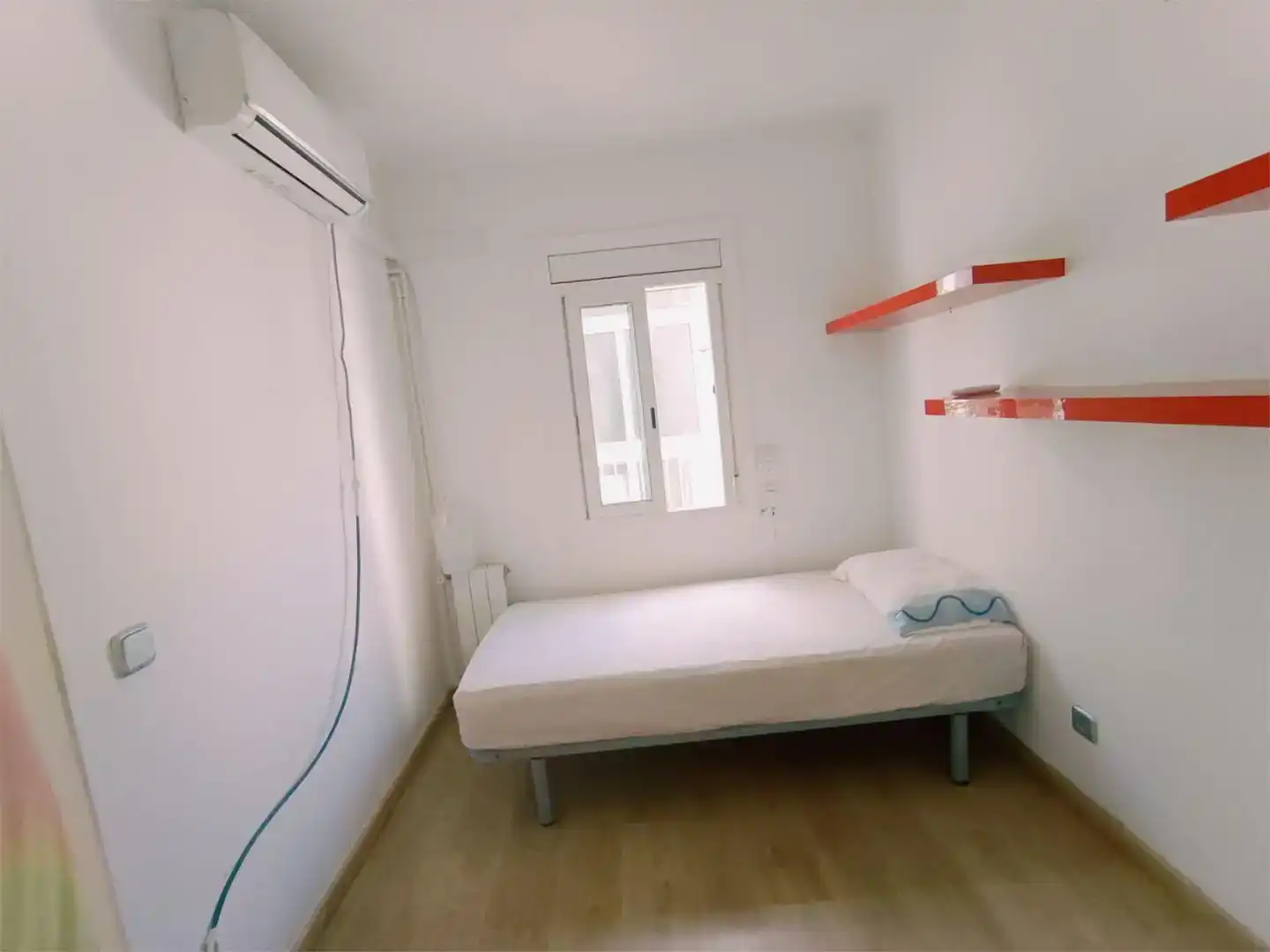 Schlafzimmer von Wohnung zur Miete in Barcelona mit Klimaanlage, Parkett und Möbliert