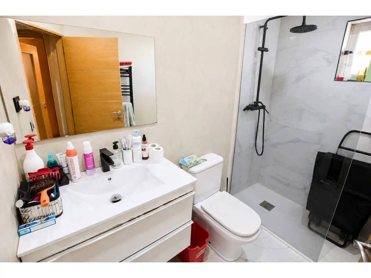 Bathroom of Flat for sale in Madrid