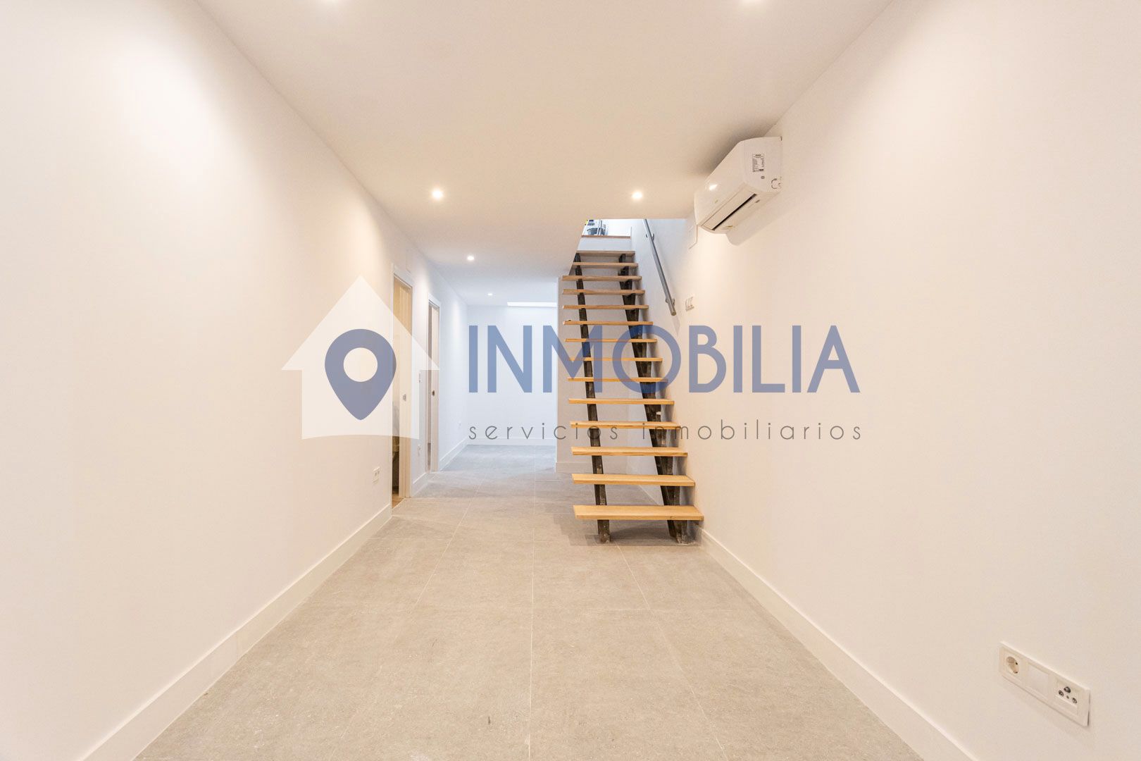 Duplex for sale in  Madrid Capital  with Air Conditioner and Heating