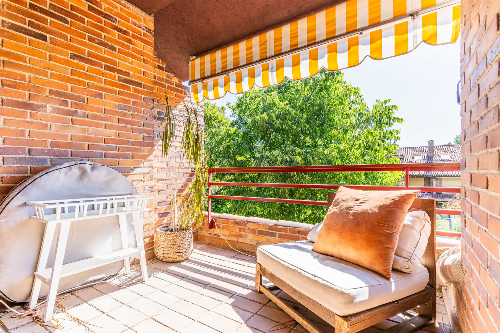 Terrassa de Casa adosada en venda en Majadahonda amb Aire condicionat, Calefacció i Jardí privat