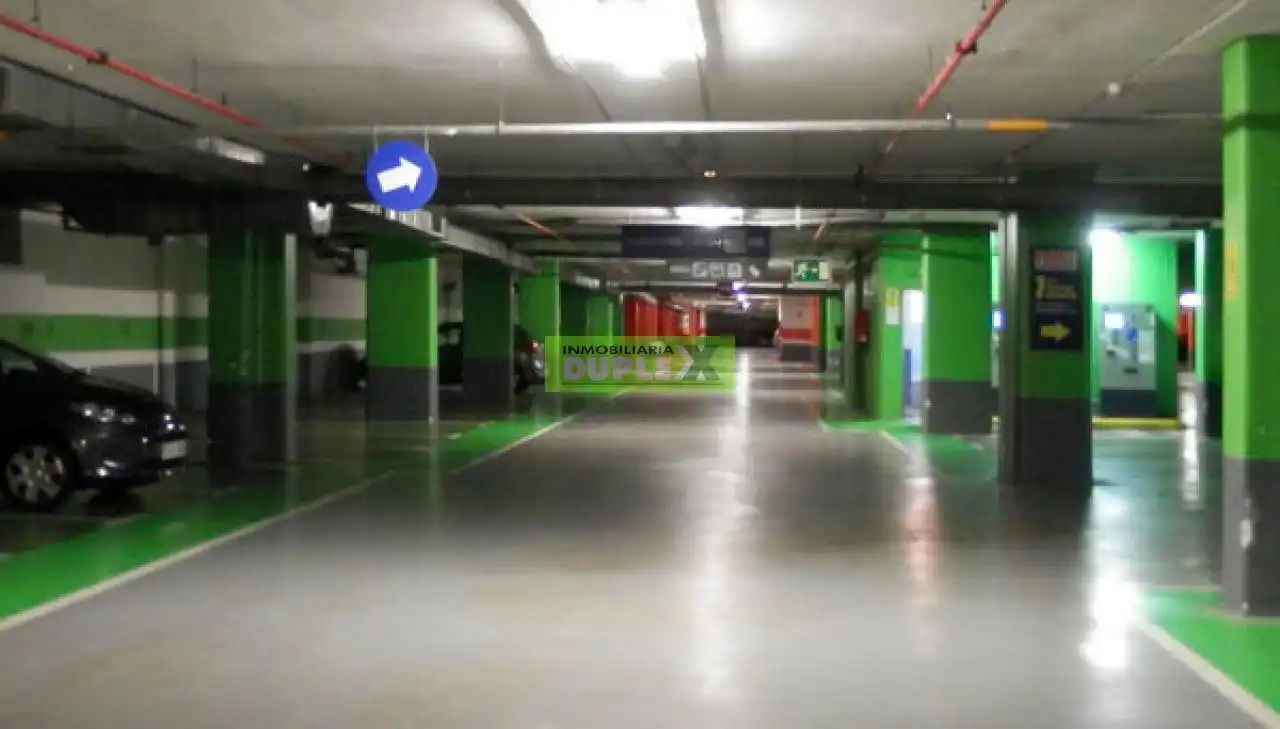 Einzelparkplatz zum Verkauf in Zona Fernández Ladreda