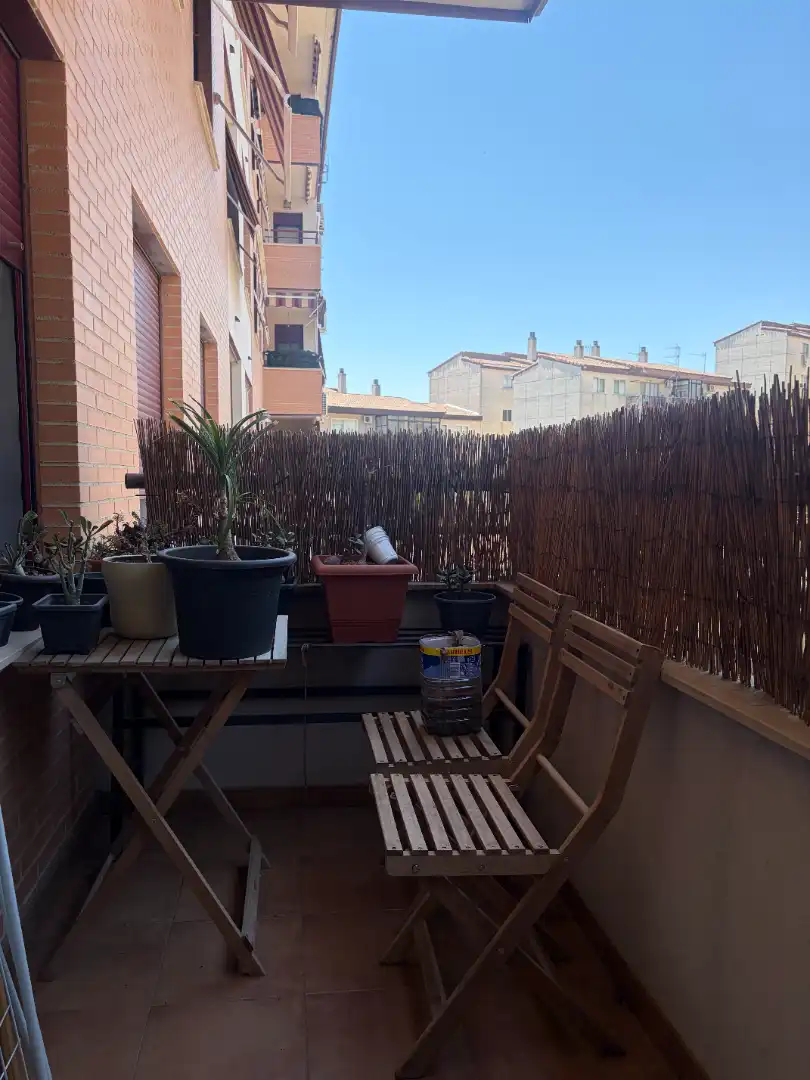 Terrasse von Wohnung zum Verkauf in Plasencia mit Klimaanlage, Schwimmbad und Balkon